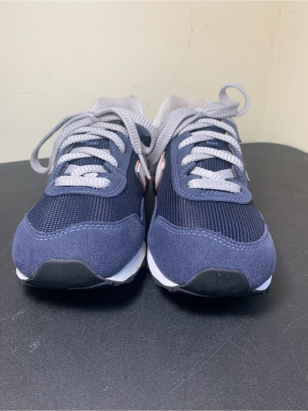Boys New Balances 515 Sneakers (Size 4 US) Good Condition